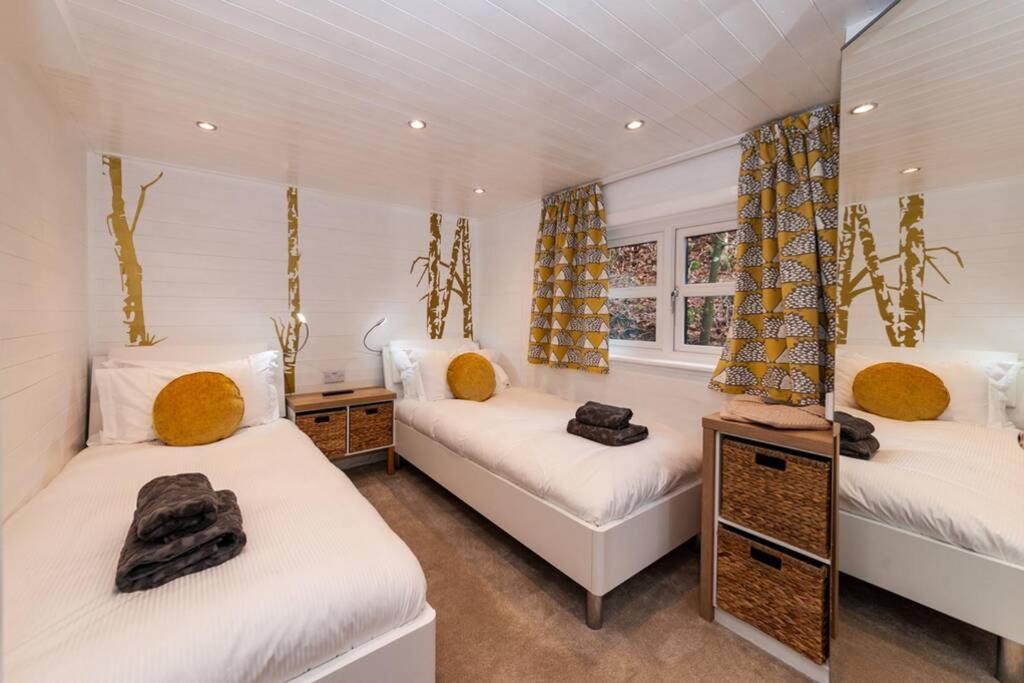 Mistletoe One Luxury Lodge With Hot Tub Windermere Eksteriør bilde