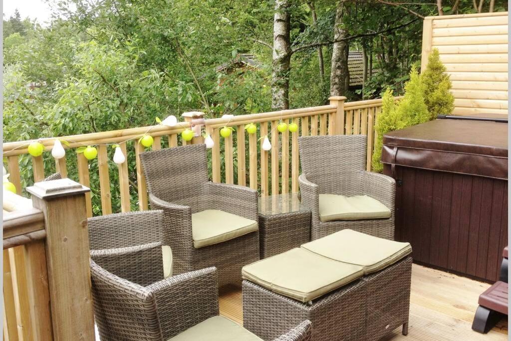 Mistletoe One Luxury Lodge With Hot Tub Windermere Eksteriør bilde