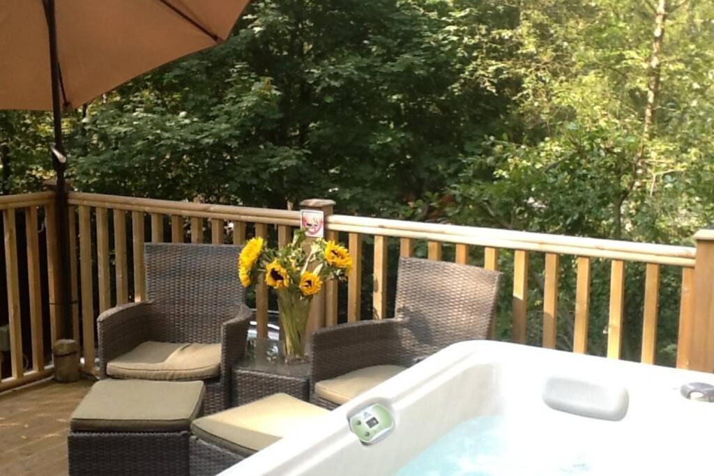 Mistletoe One Luxury Lodge With Hot Tub Windermere Eksteriør bilde