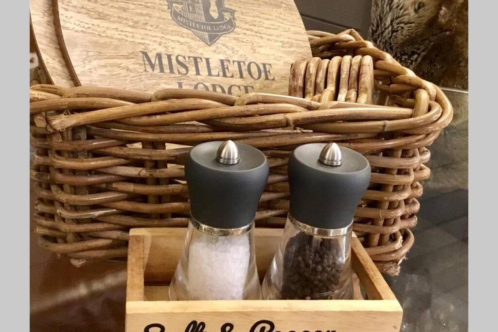 Mistletoe One Luxury Lodge With Hot Tub Windermere Eksteriør bilde