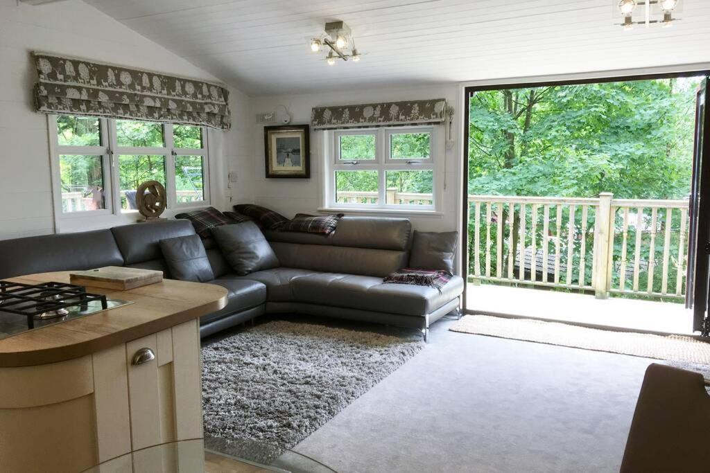 Mistletoe One Luxury Lodge With Hot Tub Windermere Eksteriør bilde
