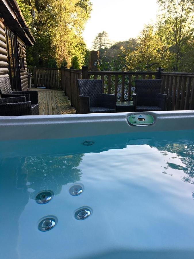 Mistletoe One Luxury Lodge With Hot Tub Windermere Eksteriør bilde